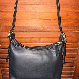 Elegant Vintage Coach Style 9136 Small Black Legacy Crossbody